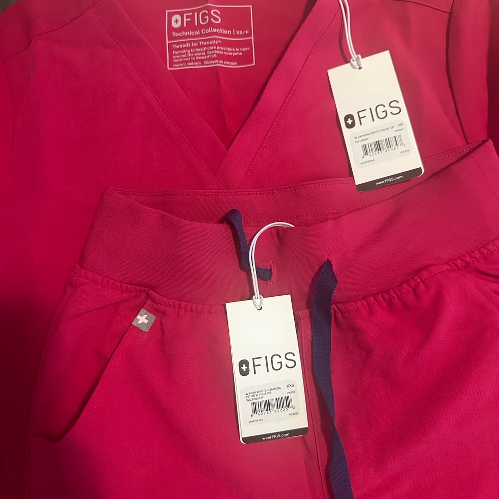 Figs Vibrant Pink Scrub Set - Picture 2 of 5